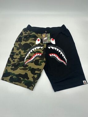 A Bathing Ape Camo Front Shark Sweat Shorts - XXL